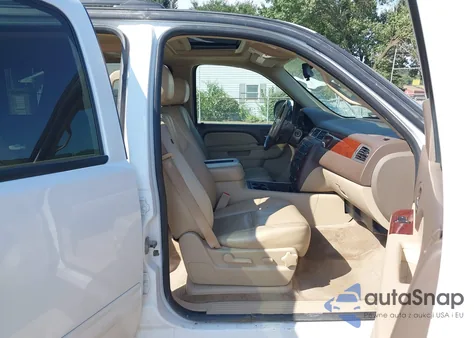 2010 Chevrolet Suburban 1500 Lt1 из США, поврежденный, VIN 1GNUKJE36AR223491